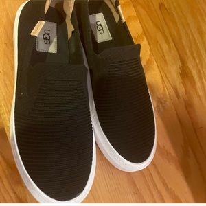 UGG Shoes size 9 Lasies
